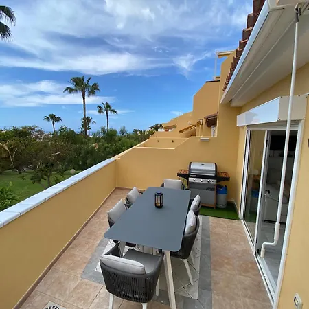 Brisas Seaview - 아데제