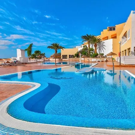Brisas Seaview - 아데제