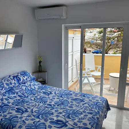 Brisas Seaview - 아데제